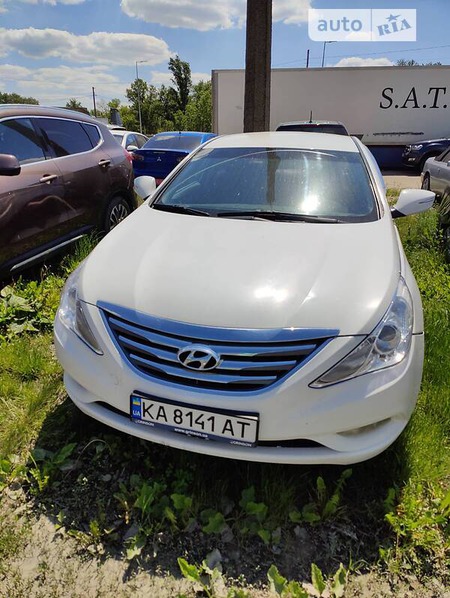 Hyundai Sonata 2014  випуску Київ з двигуном 0 л газ седан автомат за 7300 долл. 