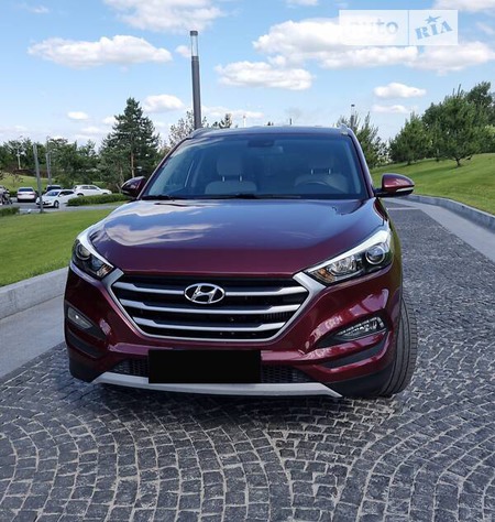 Hyundai Tucson 2016  випуску Дніпро з двигуном 0 л бензин позашляховик автомат за 18000 долл. 