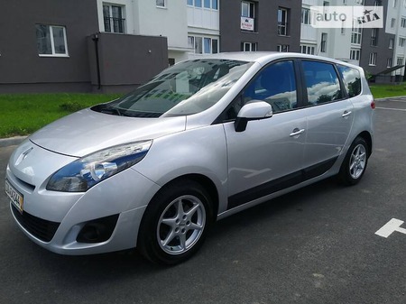 Renault Scenic 2010  випуску Вінниця з двигуном 1.5 л дизель універсал механіка за 6499 долл. 