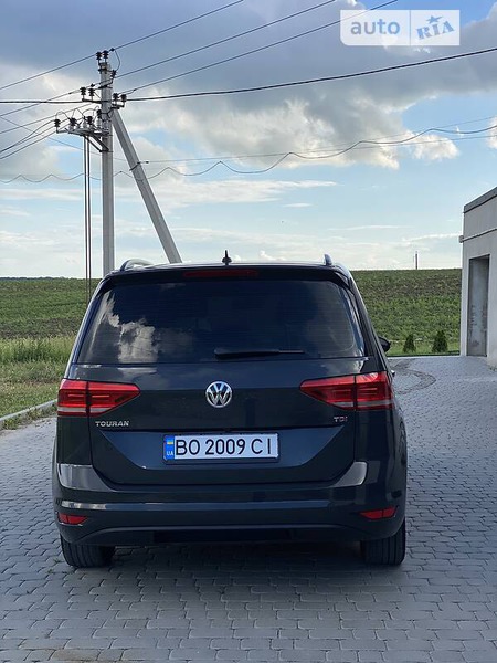 Volkswagen Touran 2016  випуску Тернопіль з двигуном 1.6 л дизель мінівен механіка за 15000 долл. 