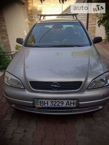 Opel Astra 2005  випуску Одеса з двигуном 1.4 л бензин седан механіка за 3890 долл. 