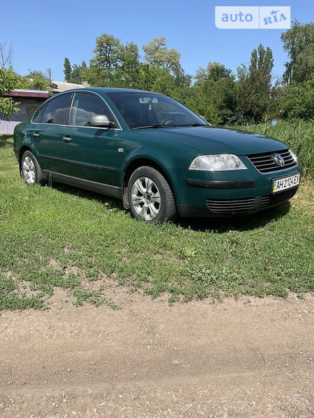 Volkswagen Passat 2001  випуску Донецьк з двигуном 2 л бензин седан механіка за 5200 долл. 