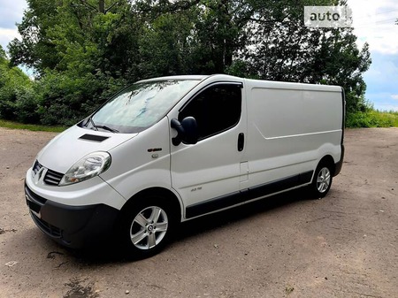 Renault Trafic 2014  випуску Тернопіль з двигуном 0 л дизель мінівен механіка за 11400 долл. 