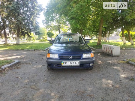 Opel Astra 1996  випуску Рівне з двигуном 1.6 л бензин універсал механіка за 1700 долл. 