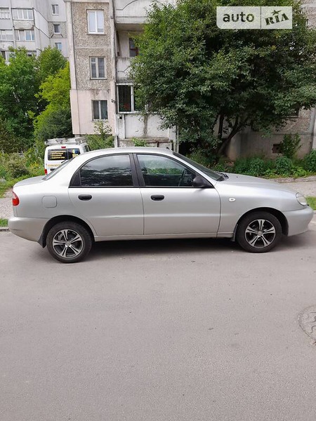 Daewoo Lanos 2008  випуску Хмельницький з двигуном 1.5 л  седан механіка за 3300 долл. 