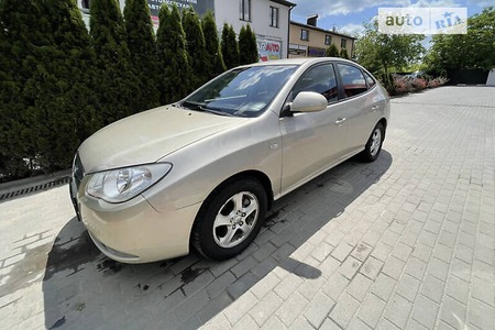Hyundai Elantra 2007  випуску Миколаїв з двигуном 2 л  седан механіка за 4800 долл. 