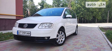 Volkswagen Touran 2006  випуску Тернопіль з двигуном 2 л дизель мінівен автомат за 4499 долл. 