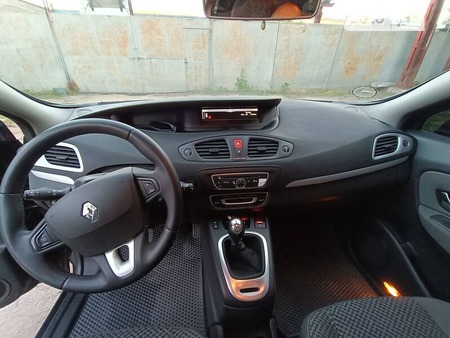 Renault Scenic 2012  випуску Вінниця з двигуном 1.6 л дизель мінівен механіка за 7750 долл. 