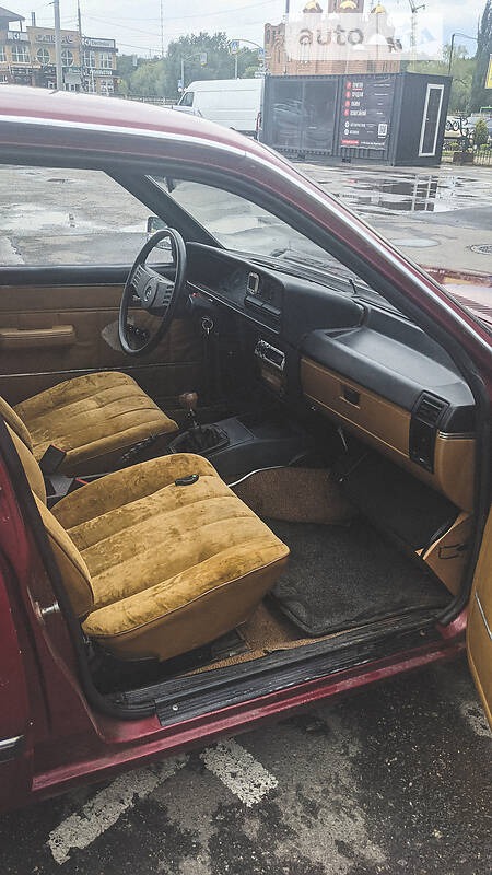 Opel Commodore 1979  випуску Вінниця з двигуном 3 л бензин седан механіка за 27300 грн. 