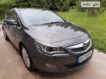 Opel Astra 2010  випуску Хмельницький з двигуном 1.4 л бензин хэтчбек механіка за 8900 долл. 