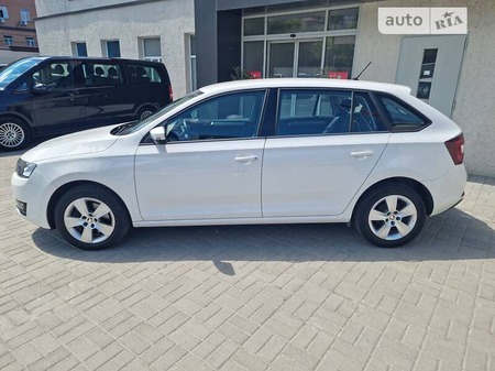 Skoda Spaceback 2018  випуску Київ з двигуном 0 л бензин хэтчбек механіка за 10200 долл. 