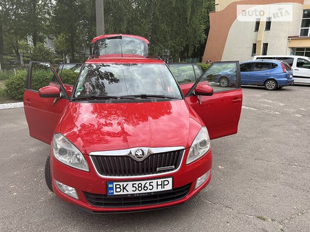 Skoda Fabia 2013  випуску Рівне з двигуном 1.2 л дизель універсал механіка за 4900 долл. 