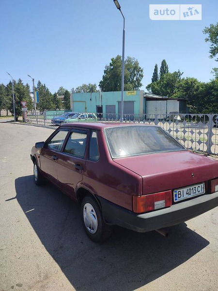 Lada 21099 1993  випуску Полтава з двигуном 1.5 л  седан механіка за 1250 долл. 