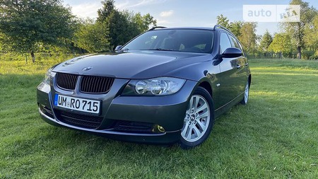 BMW 320 2006  випуску Луцьк з двигуном 2 л бензин універсал механіка за 6300 долл. 