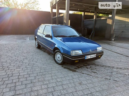 Renault 19 1990  випуску Тернопіль з двигуном 0 л бензин хэтчбек механіка за 1000 долл. 