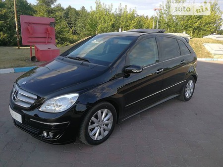 Mercedes-Benz B 200 2006  випуску Львів з двигуном 2 л дизель хэтчбек автомат за 8000 долл. 