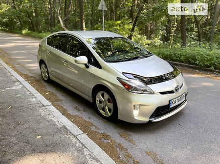 Toyota Prius 2012  випуску Київ з двигуном 1.8 л бензин хэтчбек автомат за 11000 долл. 