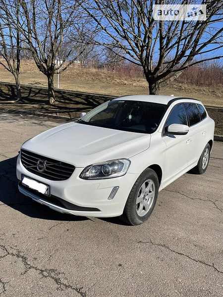 Volvo XC60 2014  випуску Рівне з двигуном 2.4 л дизель позашляховик автомат за 19500 долл. 