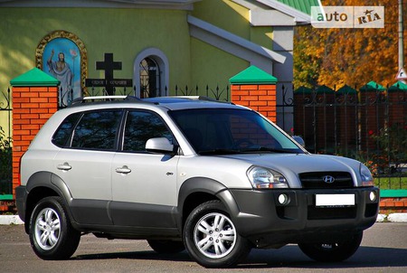 Hyundai Tucson 2008  випуску Дніпро з двигуном 0 л  позашляховик автомат за 9250 долл. 