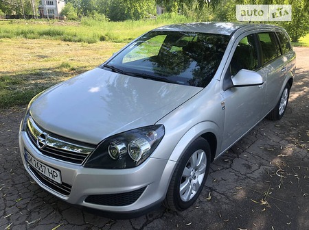 Opel Astra 2010  випуску Рівне з двигуном 1.7 л дизель універсал механіка за 5800 долл. 