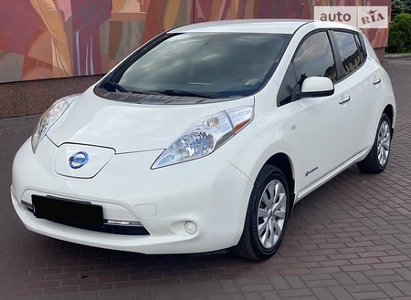 Nissan Leaf 2013  випуску Дніпро з двигуном 0 л електро седан автомат за 13300 долл. 