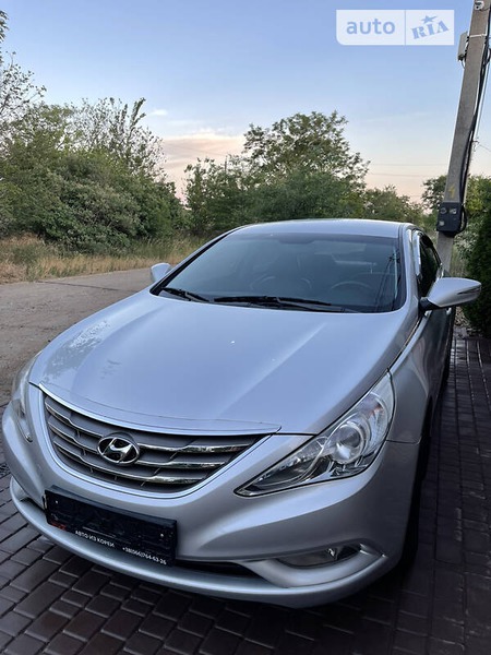 Hyundai Sonata 2012  випуску Одеса з двигуном 2 л газ седан автомат за 5900 долл. 