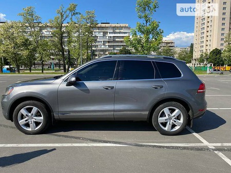 Volkswagen Touareg 2012  випуску Київ з двигуном 3 л дизель позашляховик автомат за 19400 долл. 