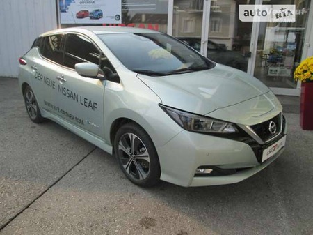 Nissan Leaf 2018  випуску Чернівці з двигуном 0 л електро хэтчбек автомат за 24500 євро 