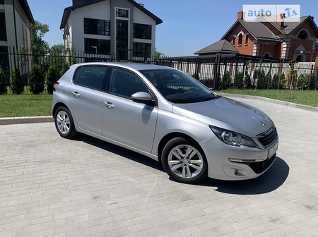 Peugeot 308 2016  випуску Полтава з двигуном 1.6 л дизель хэтчбек механіка за 10700 долл. 