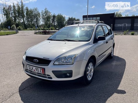 Ford Focus 2004  випуску Луцьк з двигуном 0 л бензин універсал механіка за 4300 долл. 