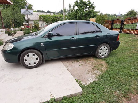 Toyota Corolla 2002  випуску Івано-Франківськ з двигуном 1.4 л бензин седан механіка за 3900 долл. 