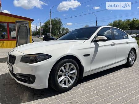 BMW 520 2016  випуску Тернопіль з двигуном 2 л бензин седан автомат за 25500 долл. 