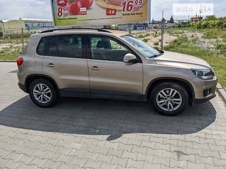 Volkswagen Tiguan 2014  випуску Київ з двигуном 0 л бензин позашляховик механіка за 12000 долл. 