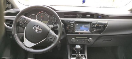 Toyota Corolla 2013  випуску Харків з двигуном 1.6 л  седан механіка за 12500 долл. 