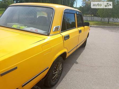 Lada 2105 1982  випуску Кропивницький з двигуном 1.3 л бензин седан механіка за 1150 долл. 