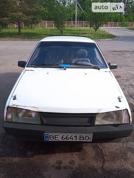 Lada 2108 1988  випуску Миколаїв з двигуном 1.3 л  хэтчбек механіка за 26500 грн. 