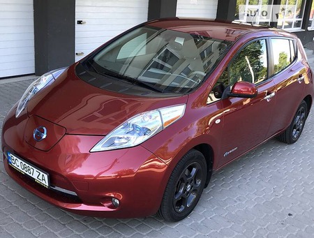 Nissan Leaf 2013  випуску Львів з двигуном 0 л електро хэтчбек автомат за 8300 долл. 