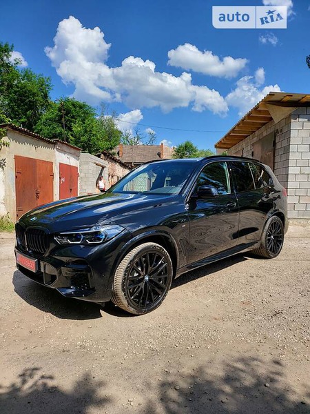 BMW X5 M 2022  випуску Дніпро з двигуном 3 л дизель позашляховик автомат за 112000 долл. 
