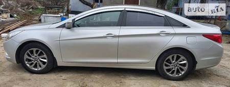 Hyundai Sonata 2015  випуску Миколаїв з двигуном 2 л  седан автомат за 8800 долл. 