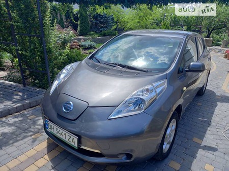 Nissan Leaf 2014  випуску Одеса з двигуном 0 л електро хэтчбек автомат за 12700 долл. 