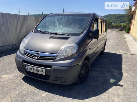 Opel Vivaro 2010  випуску Ужгород з двигуном 2 л дизель  механіка за 11000 долл. 