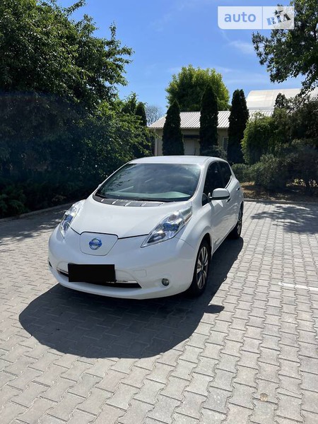 Nissan Leaf 2014  випуску Одеса з двигуном 0 л електро хэтчбек автомат за 11800 долл. 