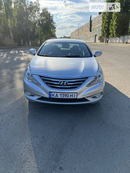 Hyundai Sonata 2013  випуску Київ з двигуном 2 л газ седан автомат за 7700 долл. 