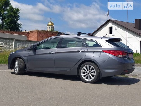 Hyundai i40 2011  випуску Рівне з двигуном 1.7 л  універсал механіка за 9300 долл. 