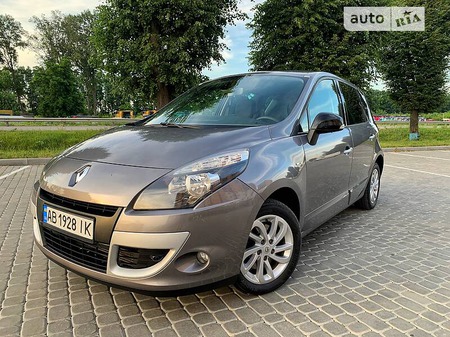 Renault Scenic 2011  випуску Вінниця з двигуном 1.5 л дизель універсал механіка за 7900 долл. 