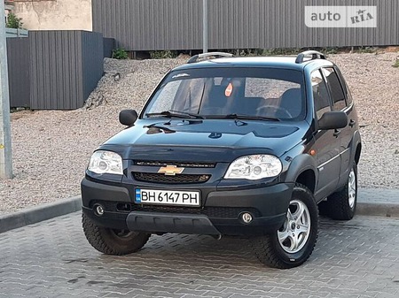 Chevrolet Niva 2009  випуску Одеса з двигуном 0 л  позашляховик механіка за 5999 долл. 