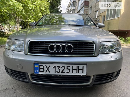 Audi A4 Limousine 2003  випуску Хмельницький з двигуном 1.8 л бензин універсал автомат за 4800 долл. 