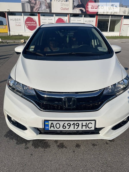 Honda Jazz 2017  випуску Ужгород з двигуном 1.5 л бензин хэтчбек автомат за 12700 долл. 