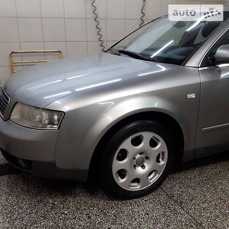 Audi A4 Limousine 2003  випуску Одеса з двигуном 2.5 л дизель універсал автомат за 6100 долл. 