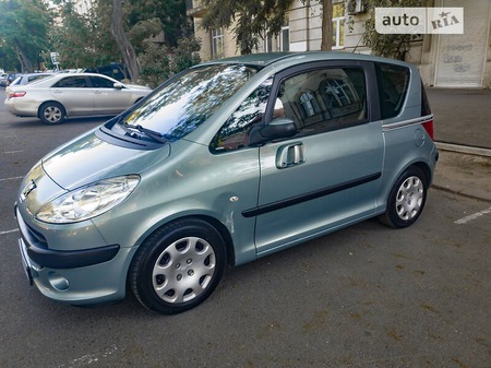 Peugeot 1007 2006  випуску Одеса з двигуном 0 л бензин хэтчбек автомат за 4950 долл. 